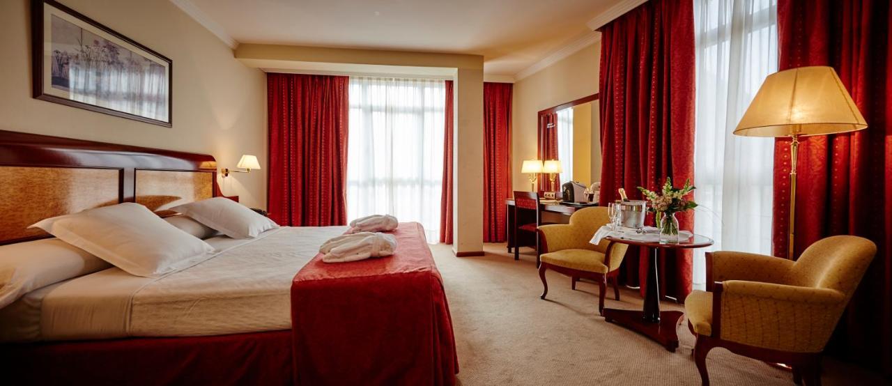 Gran Hotel De Феррол Экстерьер фото