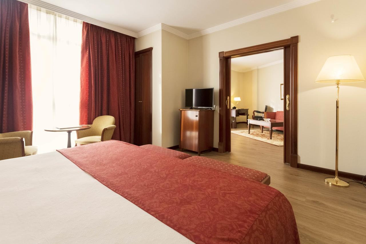 Gran Hotel De Феррол Экстерьер фото